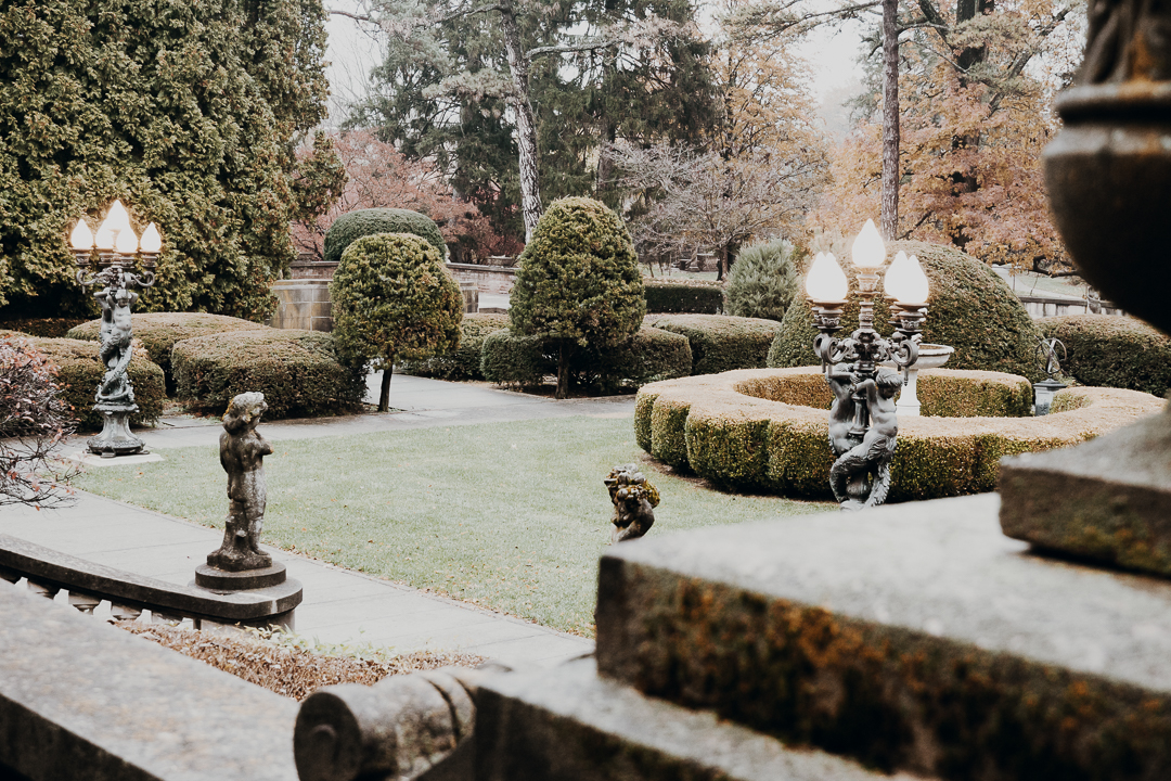 Cincinnati Wedding Photgrapher Courtyard at Laurel Court Wedding Venue