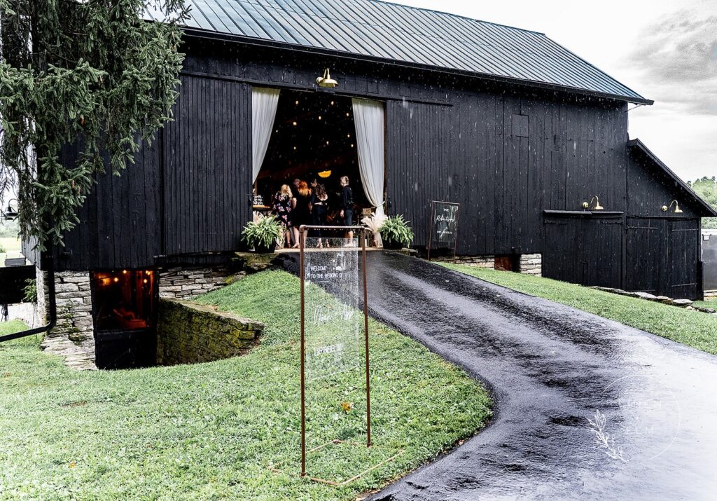 Barn wedding venue Cedar Bay Farm
