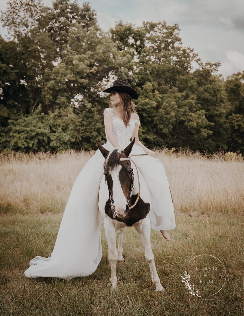 Bride on a Horse Linen Elm Photography 46 websize |