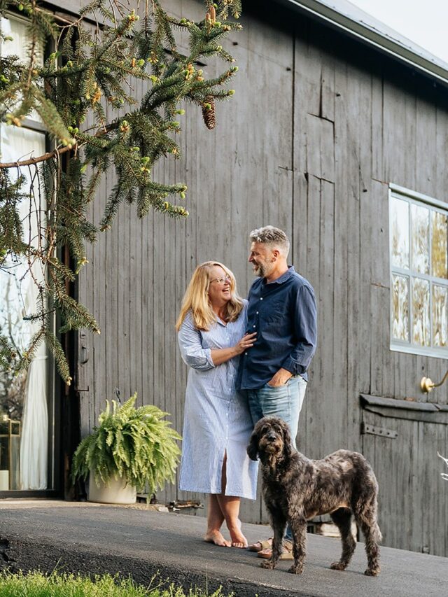 Woodalls In Front Of Cedar Bay Farm | Cincinnati Wedding Photographer | Fine Art Photography | Documentary Style | Linen &Amp; Elm Photography