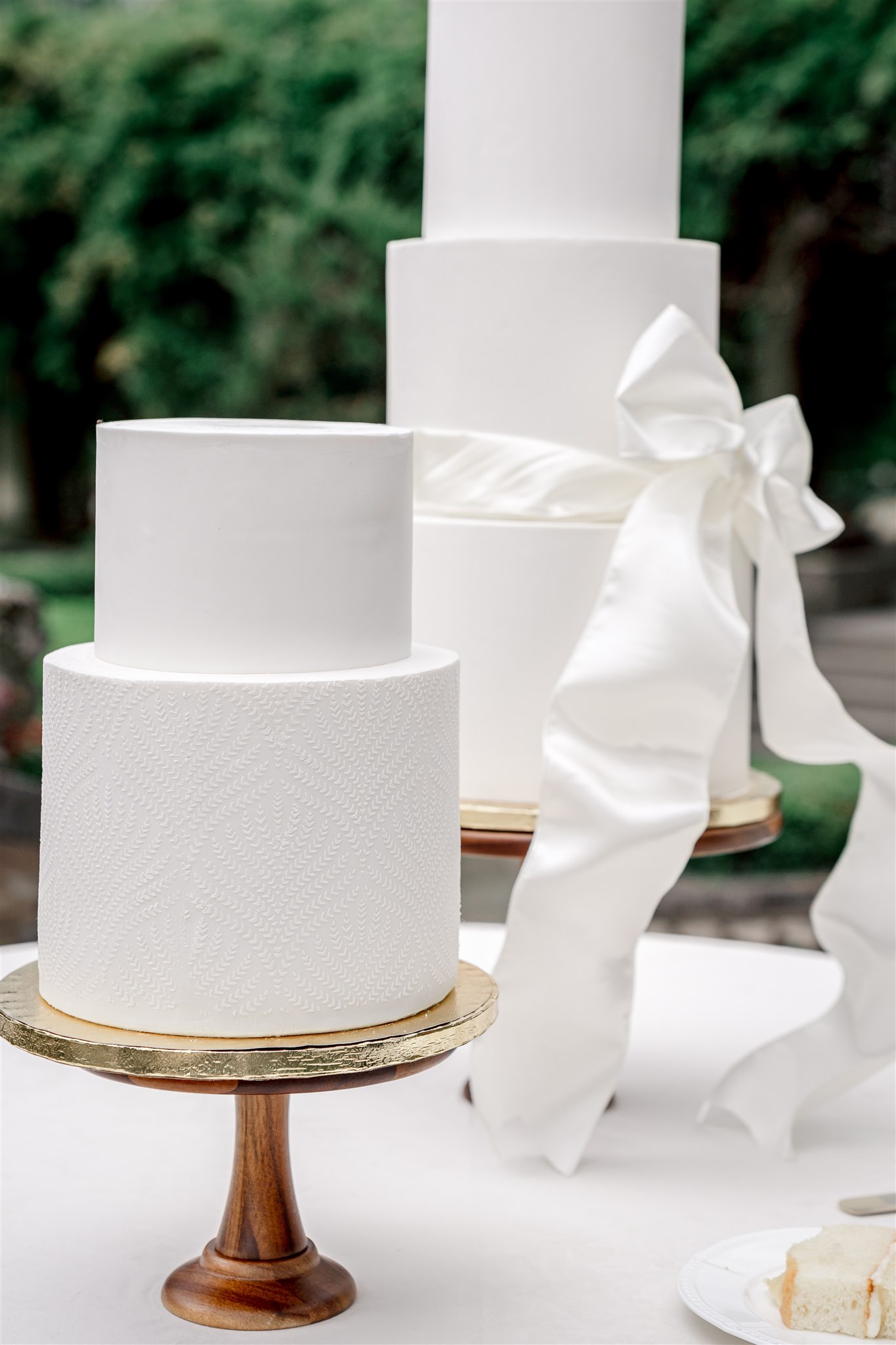 Cincinnati Wedding Photographer Elegant 3 Tiered Cake