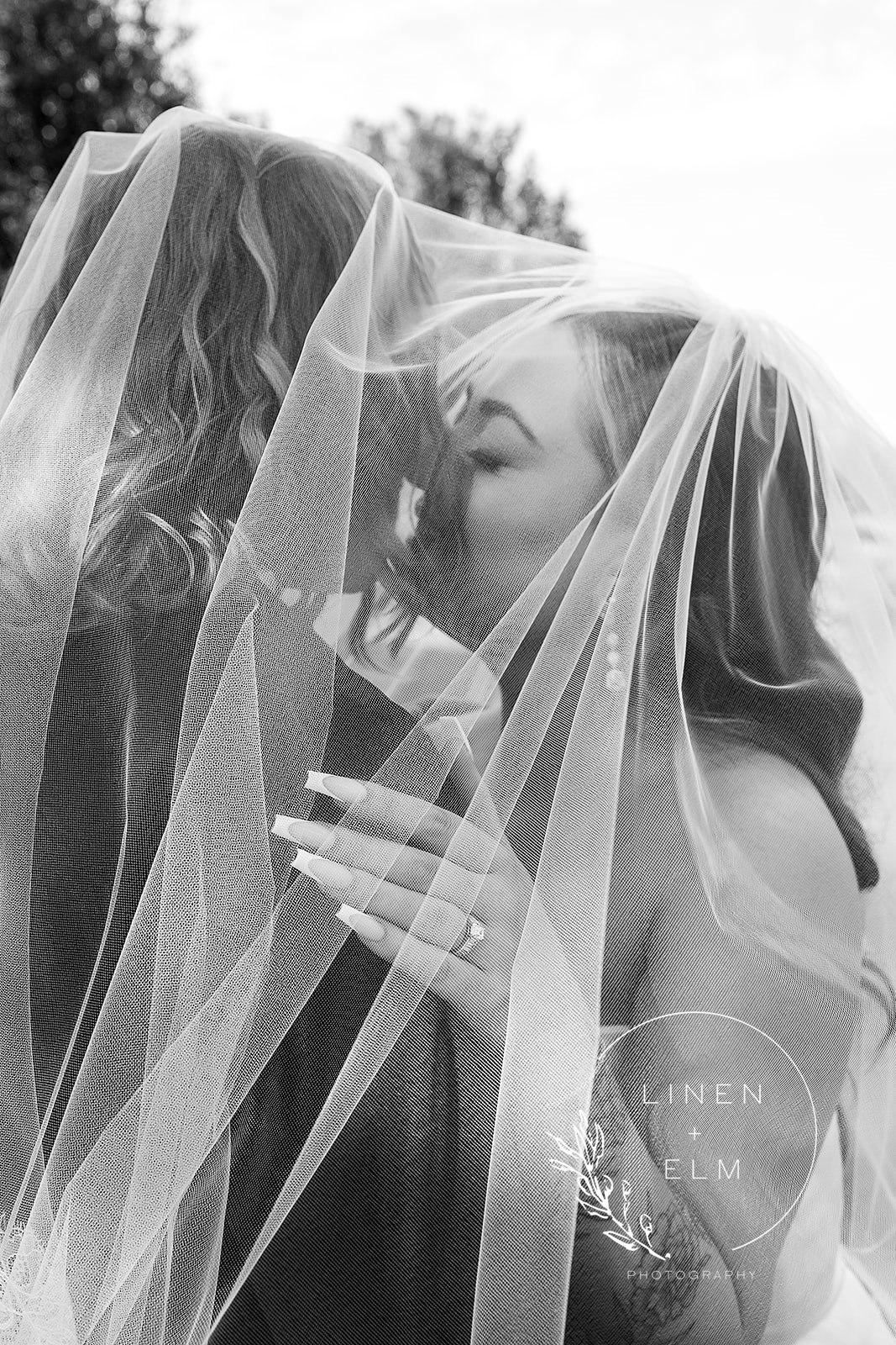 A7104324 websize | Cincinnati Wedding Photographer | Fine Art Photography | Documentary Style | Linen & Elm Photography