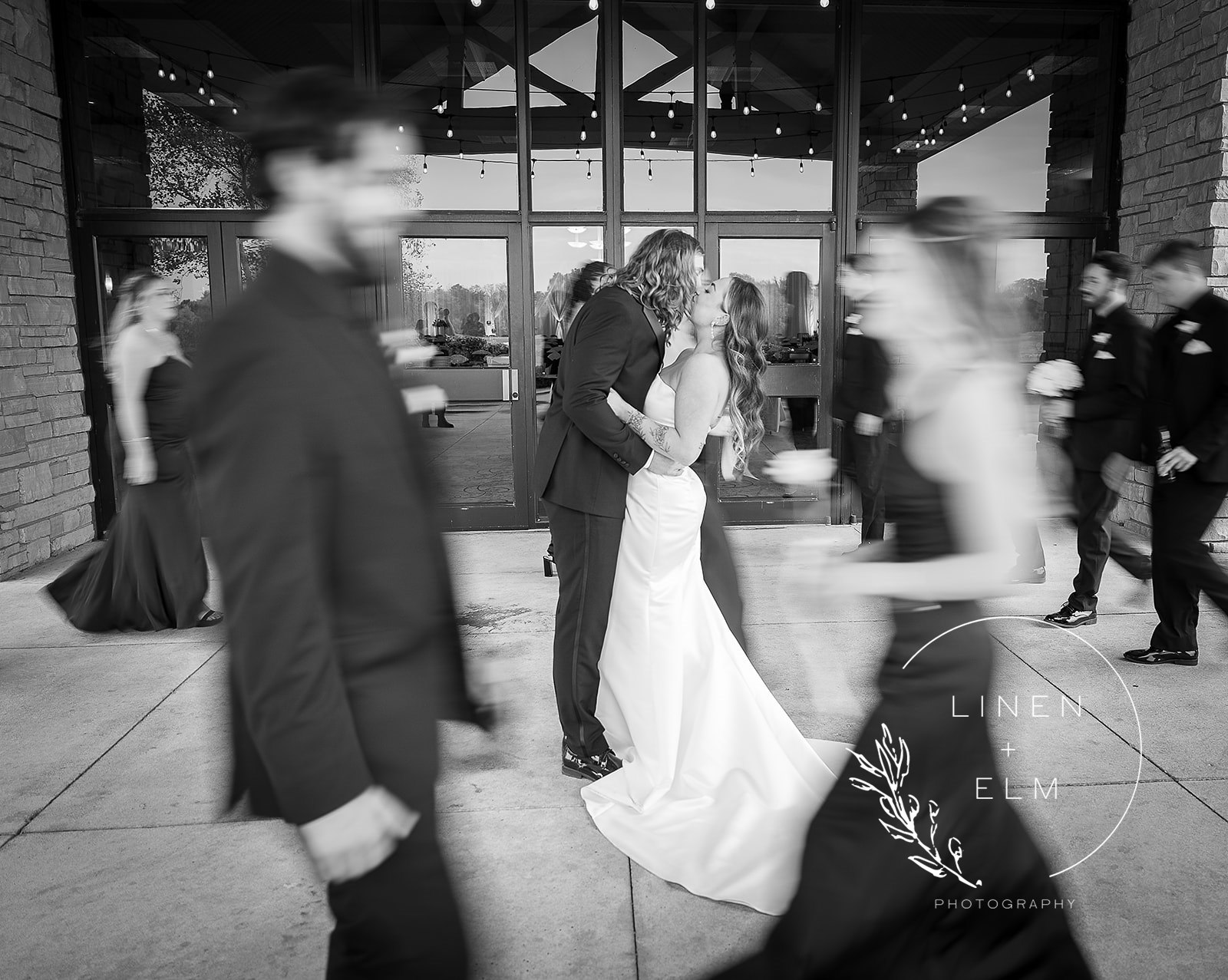 A7202768 websize | Cincinnati Wedding Photographer | Fine Art Photography | Documentary Style | Linen & Elm Photography